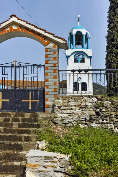 Pravoslavná církev v obci Potamia, ostrov Thassos, Řecko — Stock fotografie