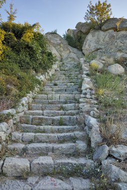 Antik Trakya şehir olan Perperikon, Kırcaali bölgesi merdiven