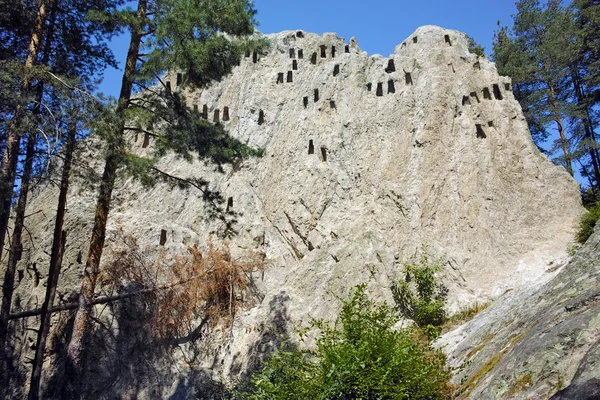 Panoramautsikt över thrakiska Sanctuary Eagle stenar nära staden av Ardino, Kardzhali Region — Stockfoto