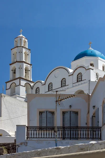 White Church in Pyrgos Kallistis, Santorini island, Thira, Greece — стокове фото