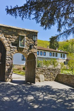 Giriş Temski Manastırı St George, Sırbistan