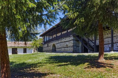 Temski Manastırı St George, Sırbistan eski binada