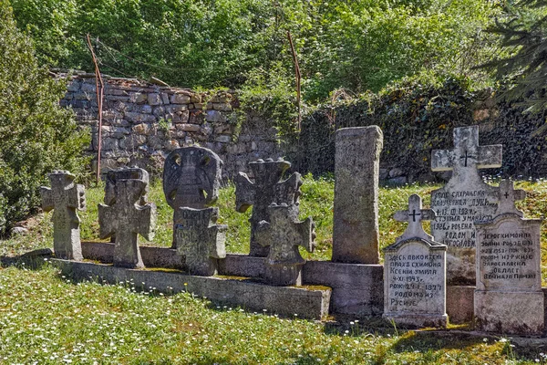 Temski monastery St. George, a Szerb Köztársaság középkori temető — Stock Fotó