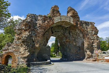 Güney kapısı - deve Diocletianopolis, kasaba Hisarya, Bulgaristan Antik Roma surlarının