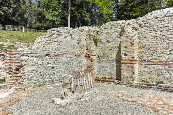 Restos dos antigos Banhos Térmicos de Diocletianópolis, cidade de Hisarya, Bulgária — Fotografia de Stock