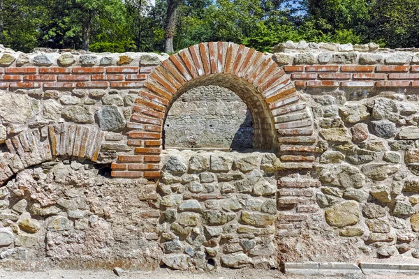 Window in The ancient Thermal Baths of Diocletianopolis, town of Hisarya, Bulgaria — Stock Photo, Image