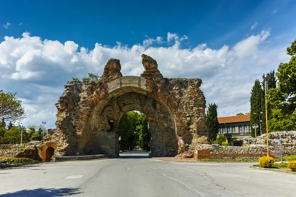 Jižní brána - The velbloudů starověkého římského opevnění v Diocletianopolis, městě Hisarya, Bulharsko — Stock fotografie