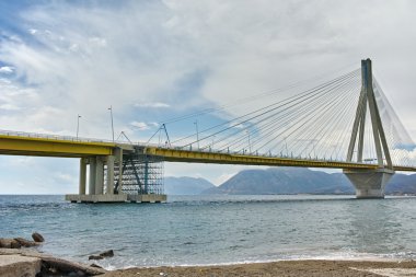 Rio ve Antirrio, Patra arasında kablo köprü