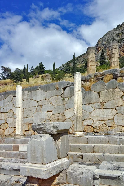古代希腊考古遗址的 Delphi 的列 — 图库照片