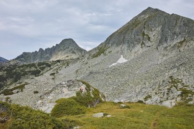 Panorama Dzhangal ve momin dvor Peaks, Pirin Dağı