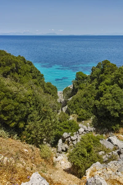 Blue waters on the small beach, Kefalonia, Ionian Islands — Stock Photo, Image