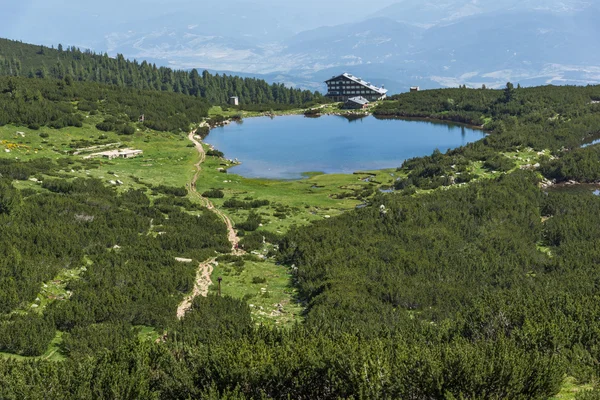 Panoramatický pohled kolem Bezbog jezera, pohoří Pirin, — Stock fotografie