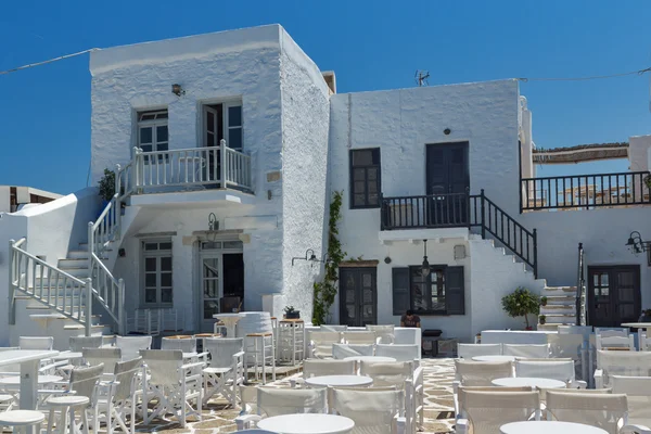 Old white house in Naoussa town, Paros island, Cyclades — Stock Photo, Image