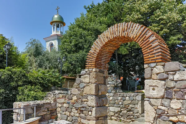 Ancient ruins and Saint George church in Sozopol Town, Burgas Region — Stock Photo, Image