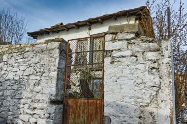 Eski taş ev Theologos köy içinde Thassos Adası, Doğu Makedonya ve Trakya