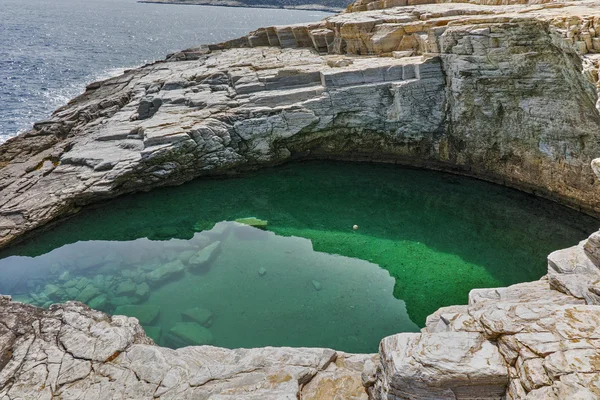 Giola doğal havuzun Thassos Adası, Doğu Makedonya ve Trakya temiz sularına