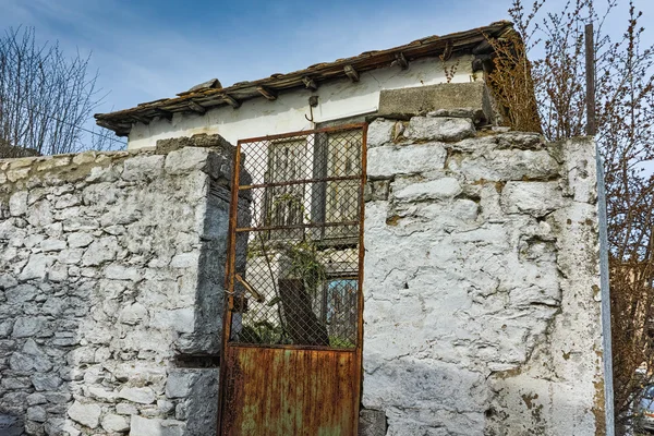 Eski taş ev Theologos köy içinde Thassos Adası, Doğu Makedonya ve Trakya