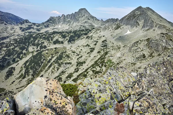 Panorama Dzhangal a momin dvor vrcholy, pohoří Pirin, — Stock fotografie