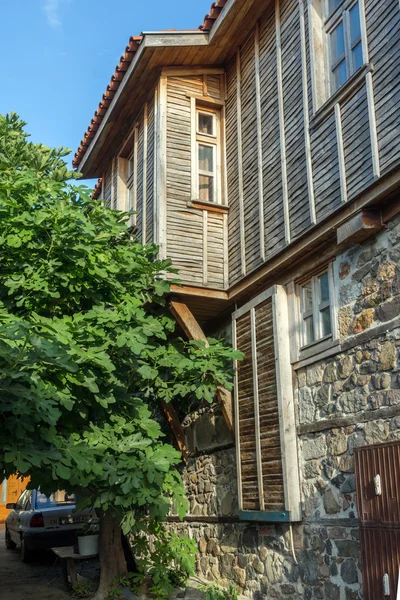 Hölzernes altes Haus in der Stadt Sosopol, Bulgarien — Stockfoto