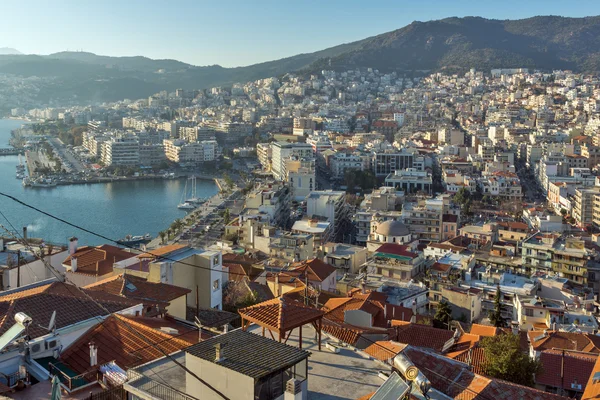 Kavala, Yunanistan'ın bağlantı noktasına günbatımı Panorama