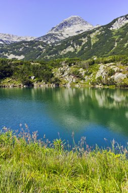 Şaşırtıcı panorama Muratov tepe ve Okoto Gölü, Pirin Dağı