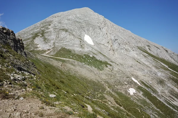 Niesamowity widok Vihren szczyt, góry Pirin — Zdjęcie stockowe