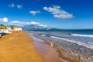Xi Beach, plaj Kefalonia, Yunanistan için kırmızı kum ile şaşırtıcı görünümü