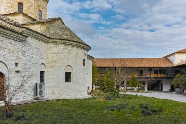 Kilise St. Petka ve Gornovoden Manastırı St Kirik ve en saygıdeğer ağacında