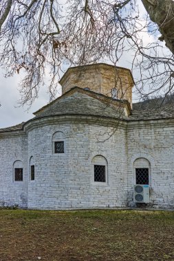 Kilise St. Petka ve Gornovoden Manastırı St Kirik ve en saygıdeğer ağacında