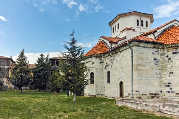 Kyrkan och gamla byggnader i Arapovo klostret Saint Nedelya, Plovdiv Region — Stockfoto