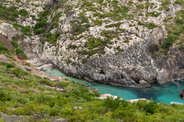 Bahía de Limnionas de agua azul en la isla de Zakynthos —  Fotos de Stock