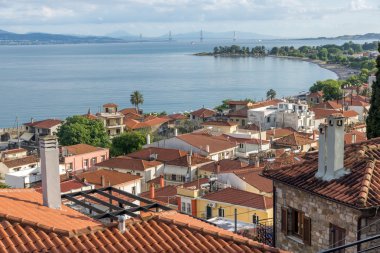 Panoramik Antirrio ile Rio Nafpaktos şehir ve kablo Köprüsü
