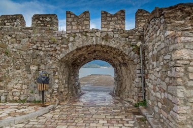 Bağlantı noktası Nafpaktos şehir, sur