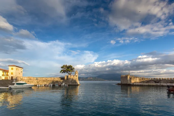 Amazing Sunset of Fortification at the port of Nafpaktos town — Stock Photo, Image