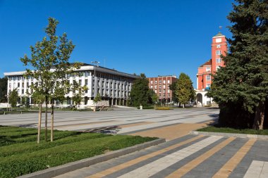 Panoramik Plevne şehir merkezinde Belediye Binası