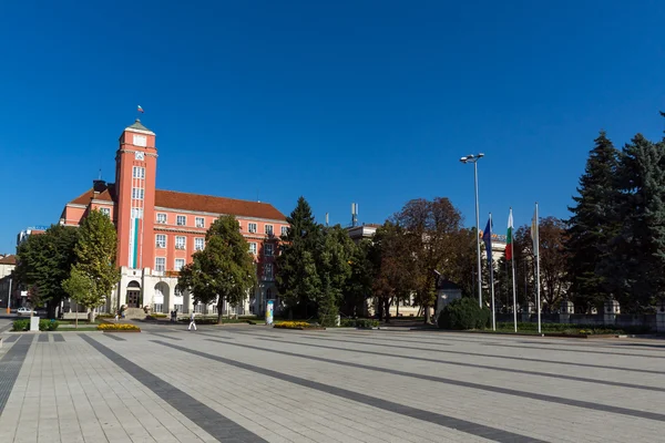 Panorama com prefeitura no centro da cidade de Pleven — Fotografia de Stock