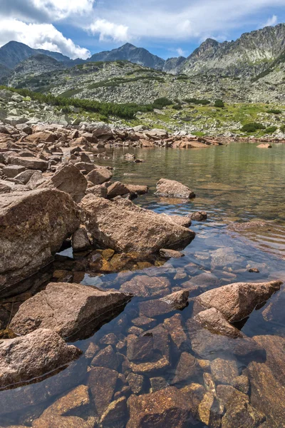 Splendida vista sui laghi Musalenski e sulla cima del Musala, montagna di Rila — Foto Stock