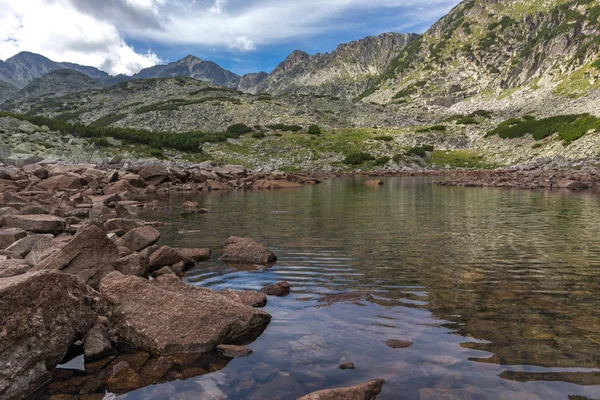 Vista panorâmica dos lagos Musalenski e Musala pico, Rila montanha — Fotografia de Stock