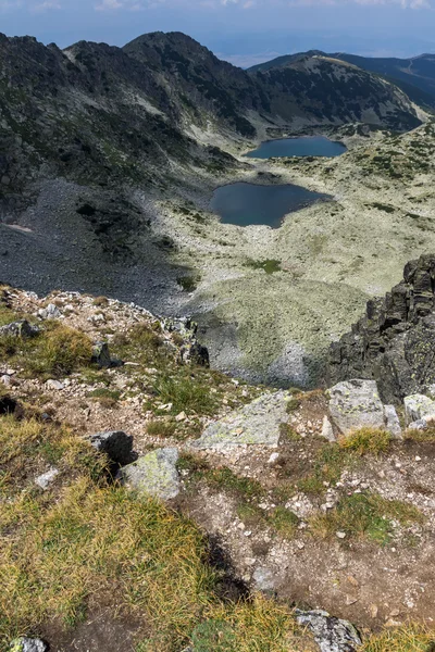 Panorama a los lagos Musalenski desde el pico Musala, montaña Rila —  Fotos de Stock