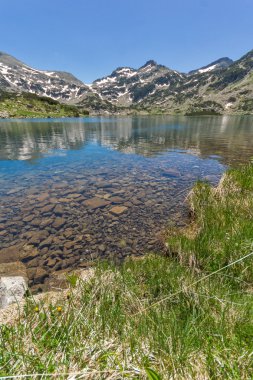 Panorama Demirkapiyski chuki tepe ve Popovo Gölü, Pirin Dağı