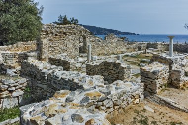 Aliki, Thassos Adası, sit alanı içinde antik kilise kalıntıları sütununda Doğu Makedonya ve Trakya