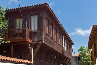 Eski evde ahşap: Süzebolu şehir, Burgaz bölge