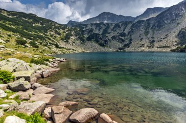 Panoramik Banderishki Kınalı tepe ve balık Lake, Pirin Dağı