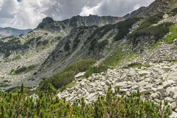 Landscape of Rocky hills on the path to Banderitsa pass,  Pirin Mountain — Stock Photo, Image