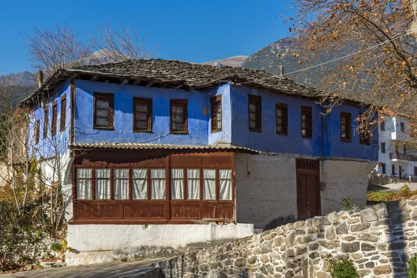Старый дом в деревне Фаштени недалеко от Кавалы, Восточной Македонии и Фракии — стоковое фото