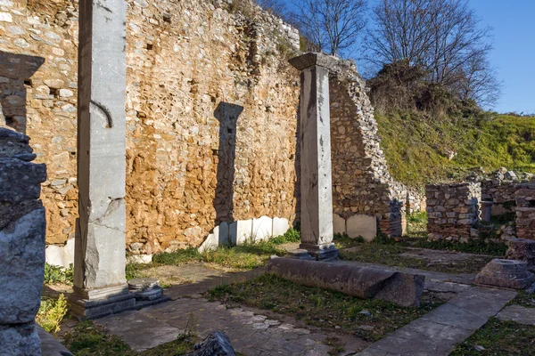 Ruiny a sloupec v archeologické oblasti Philippi, Východní Makedonie a Thrákie — Stock fotografie