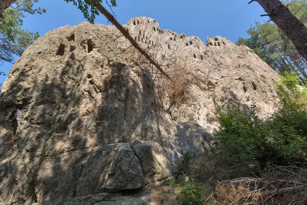 Antika thrakiska Sanctuary Eagle stenar nära staden av Ardino, Kardzhali Region — Stockfoto