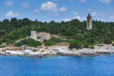 Deniz feneri Fiskardo Köyü ve güzel deniz defne, Kefalonia, Ionian Islands