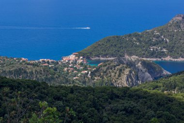 Bay, Kefalonia, Ionian Islands Assos Köyü ve güzel deniz