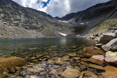 Şaşırtıcı görünümü Musala tepe, Rila Dağı ve Ledenoto (ICE) Gölü